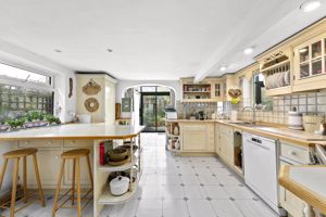 Kitchen Breakfast Room- click for photo gallery